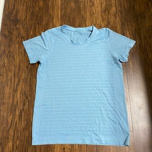 Lululemon workout tshirt